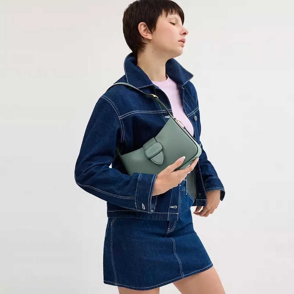 New! Coach Eliza Shoulder Bag With Zipper Closure (only 1 Left!)